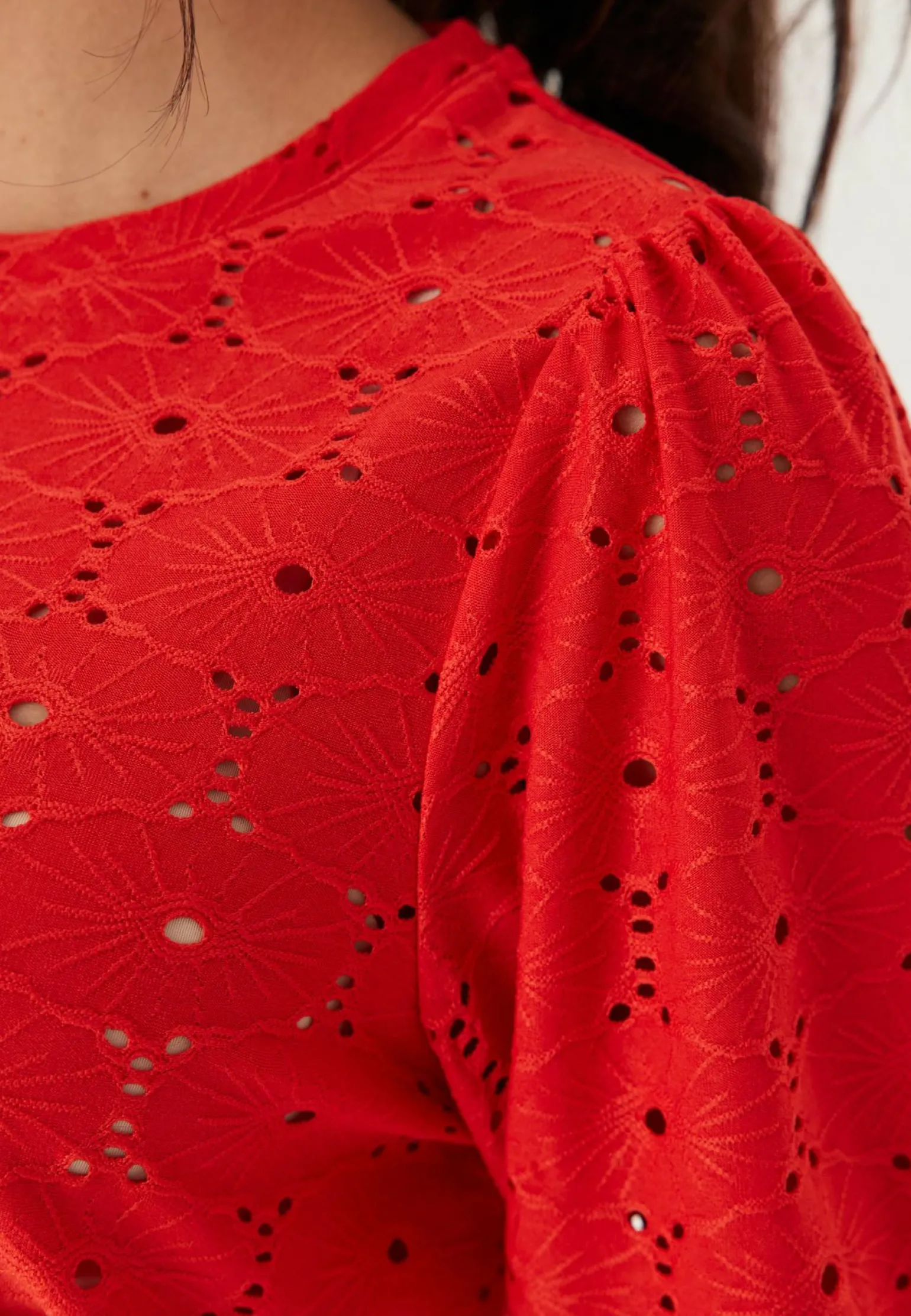 Broderie Anglaise Top
