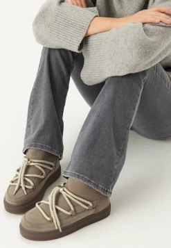 Classic Low Sneaker