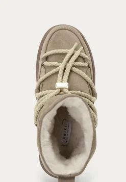Classic Low Sneaker