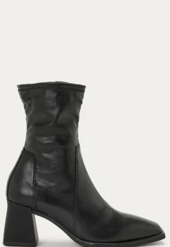 Hedda Classic Boots