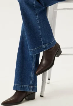 Kelsey Heel Classic Leather Boots