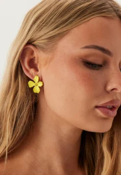 Lilly Flower Earring