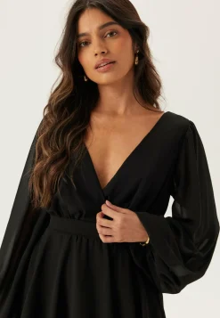 Long Sleeve Tiered Midi Dress