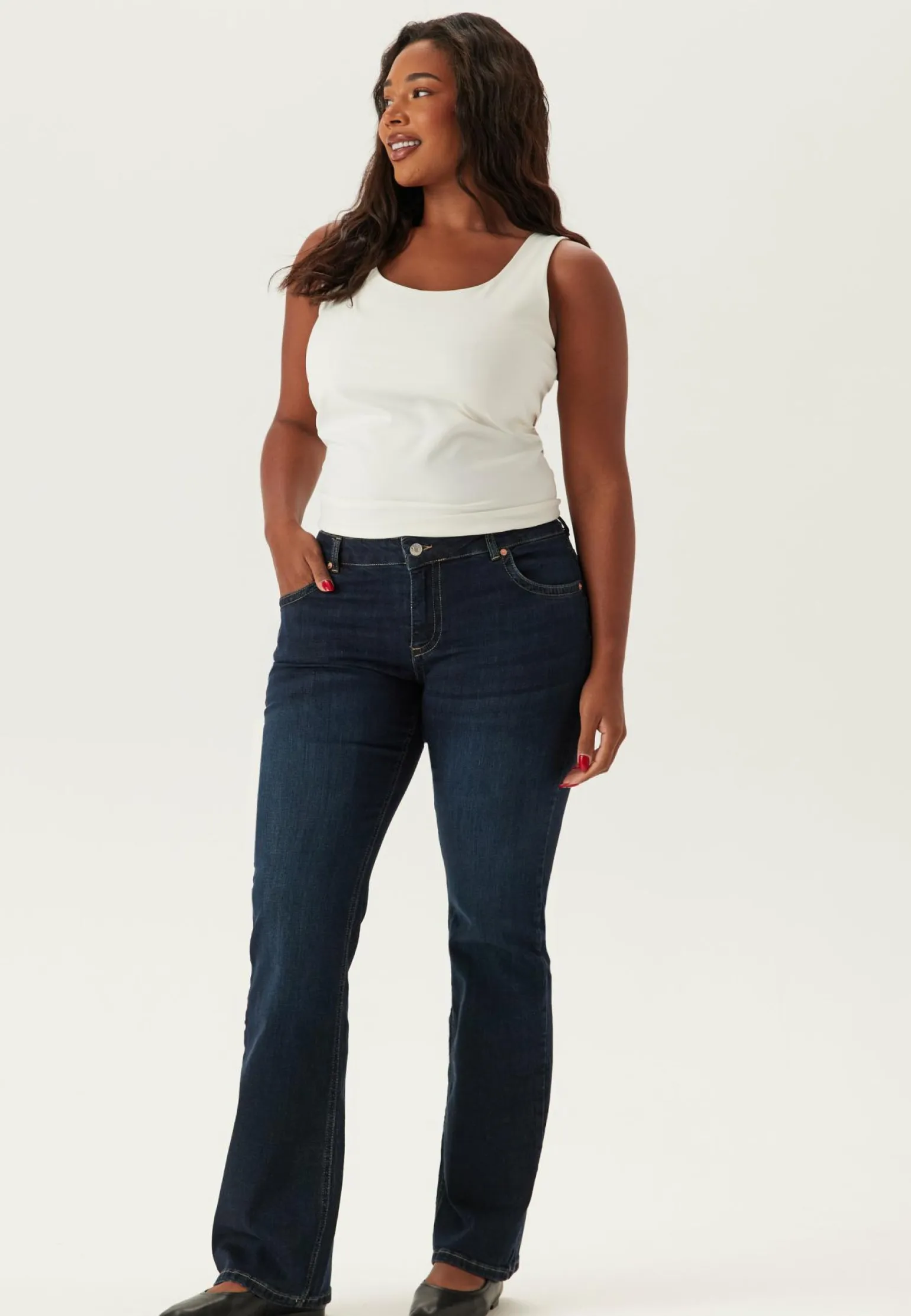 Low Bootcut Flap Jeans