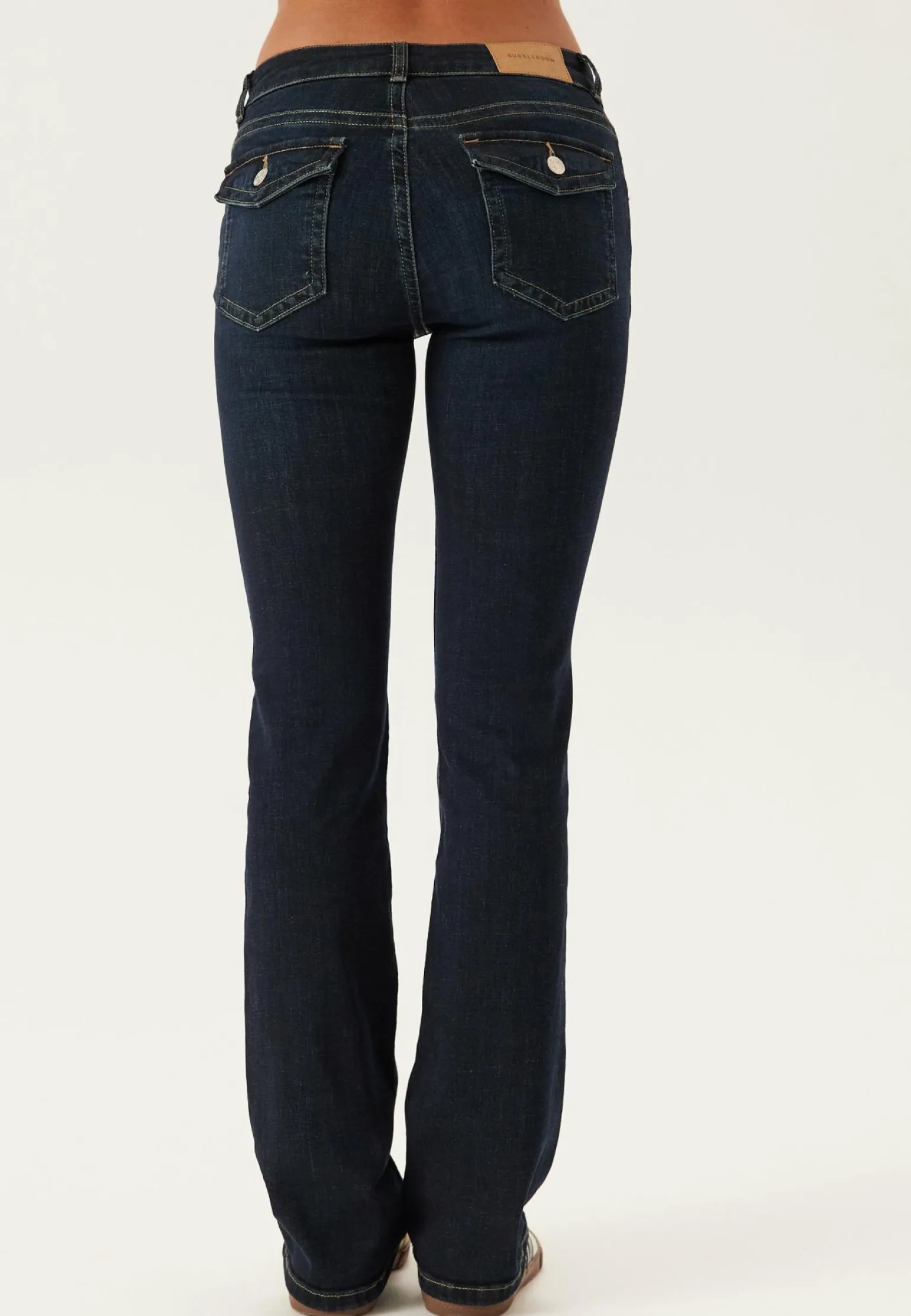 Low Bootcut Flap Jeans