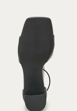 Low Heel Sandal