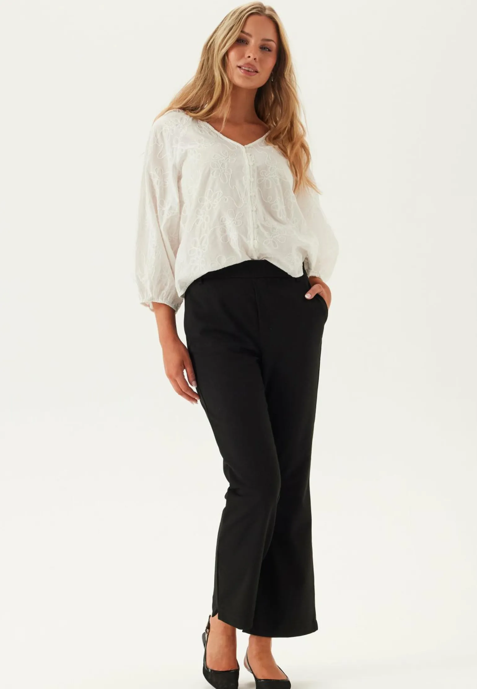 Onlzion 3/4 V-NECK EMB TOP WVN
