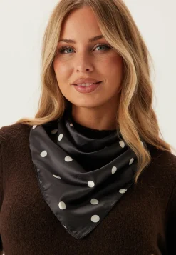 Pcdonnie Square Scarf