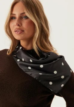 Pcdonnie Square Scarf