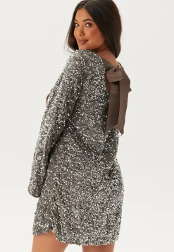 Pckam Ls Deep Back Bow Dress
