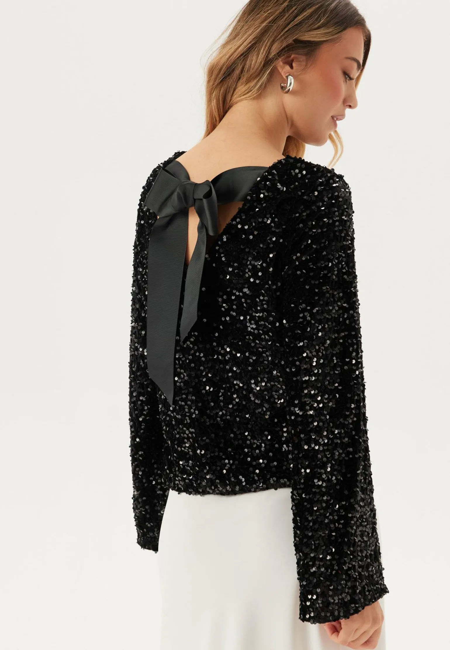 Pckam Ls Deep Back Bow Top