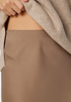 Pella High Waist Midi Skirt