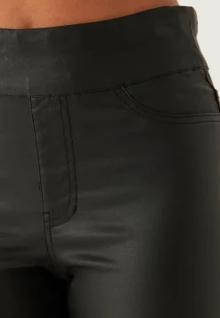 Push-up Coated Slim Trousers
