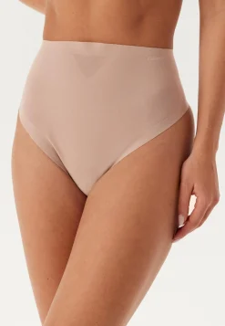 Sculpted Firm Mesh Thong