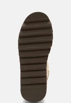 Short Boots