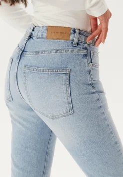 Slim Ankle Jeans