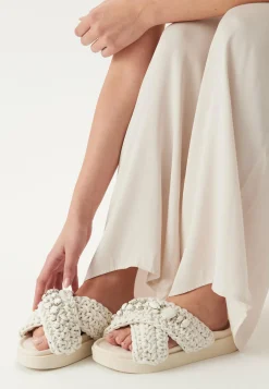 Slipper Woven Stones