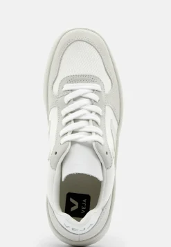 V-10 Sneaker