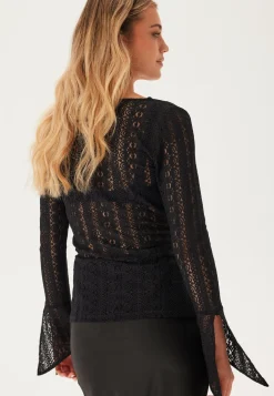 Vichikka L/S V-Neck Top