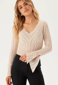 Vichikka L/S V-Neck Top