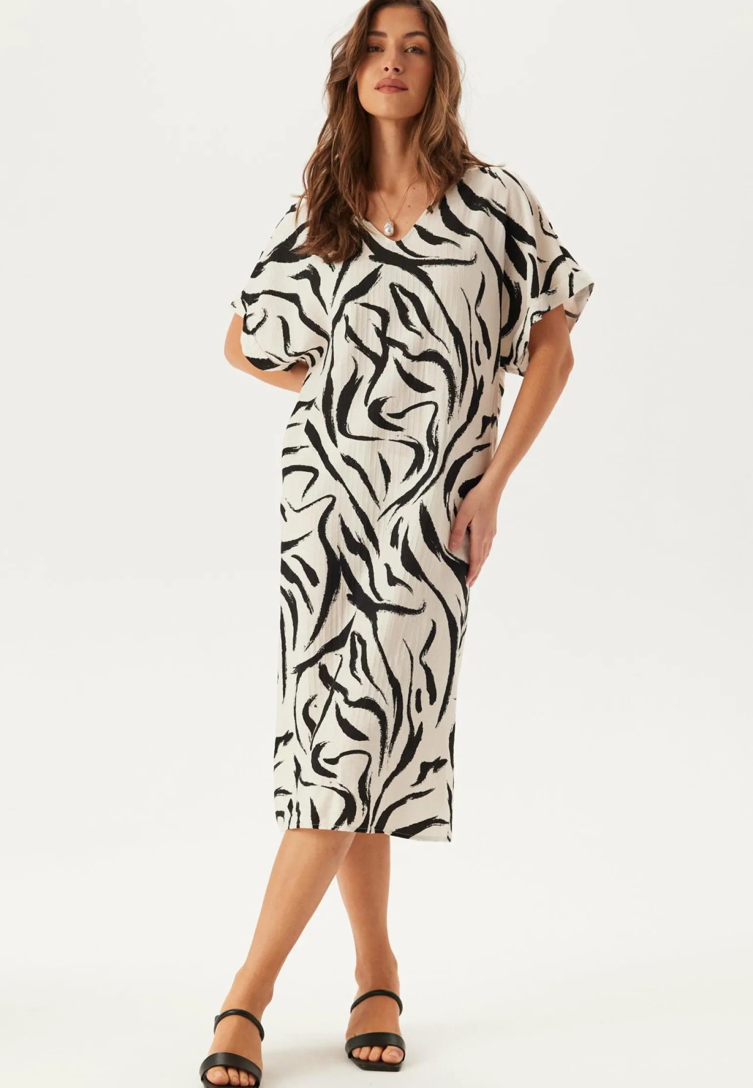 Viclo V-neck 2/4 MIDI DRESS M