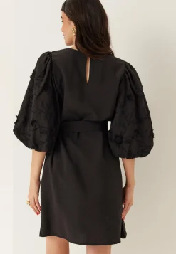 Vimala O-neck 3/4 EMB. DRESS