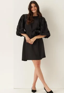 Vimala O-neck 3/4 EMB. DRESS