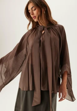 Wide Sleeve Bow Blouse