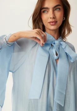 Wide Sleeve Bow Blouse